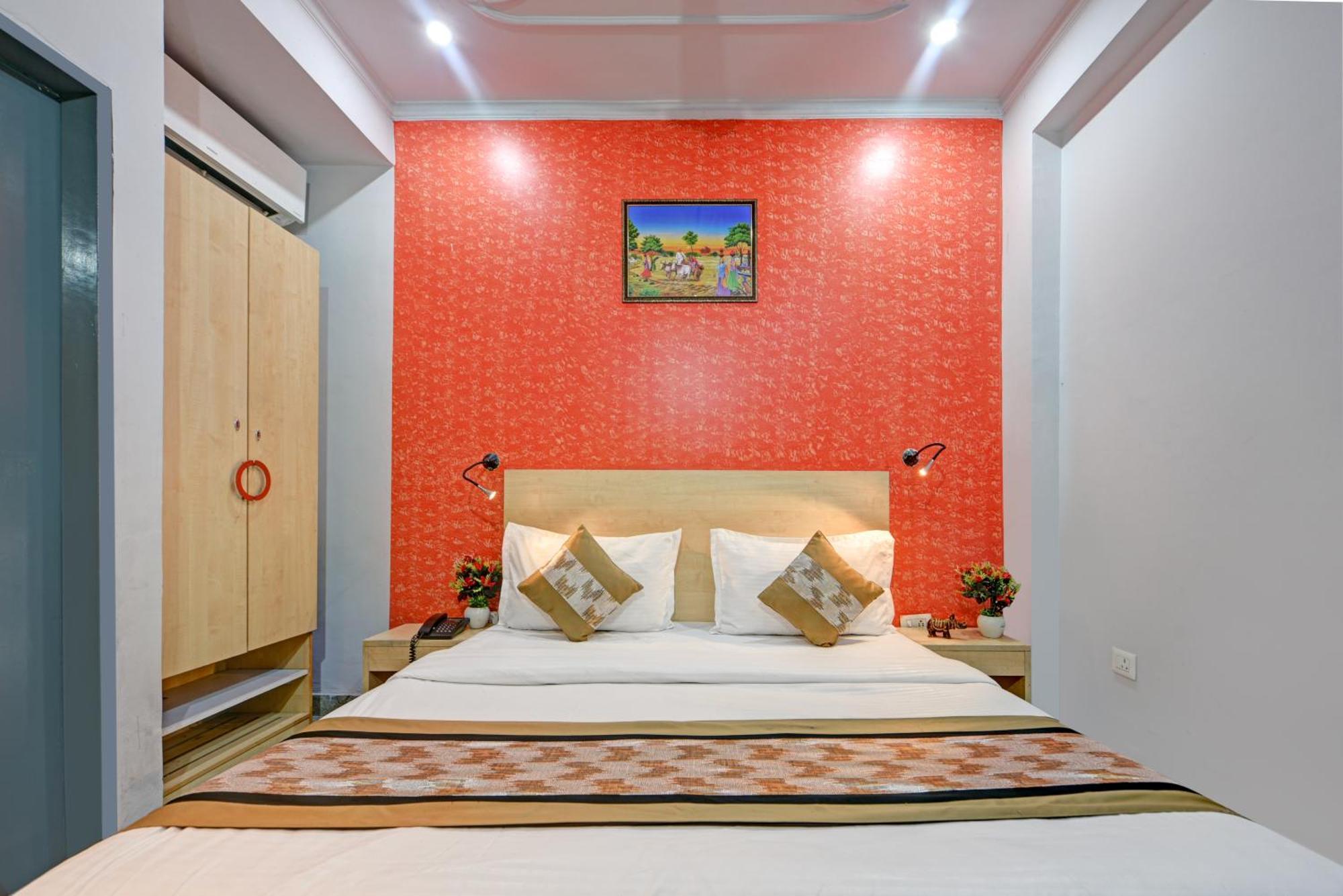 Royal Spark Inn1 - Medicity Gurugram, Near Medanta Hospital Gurgaon Buitenkant foto