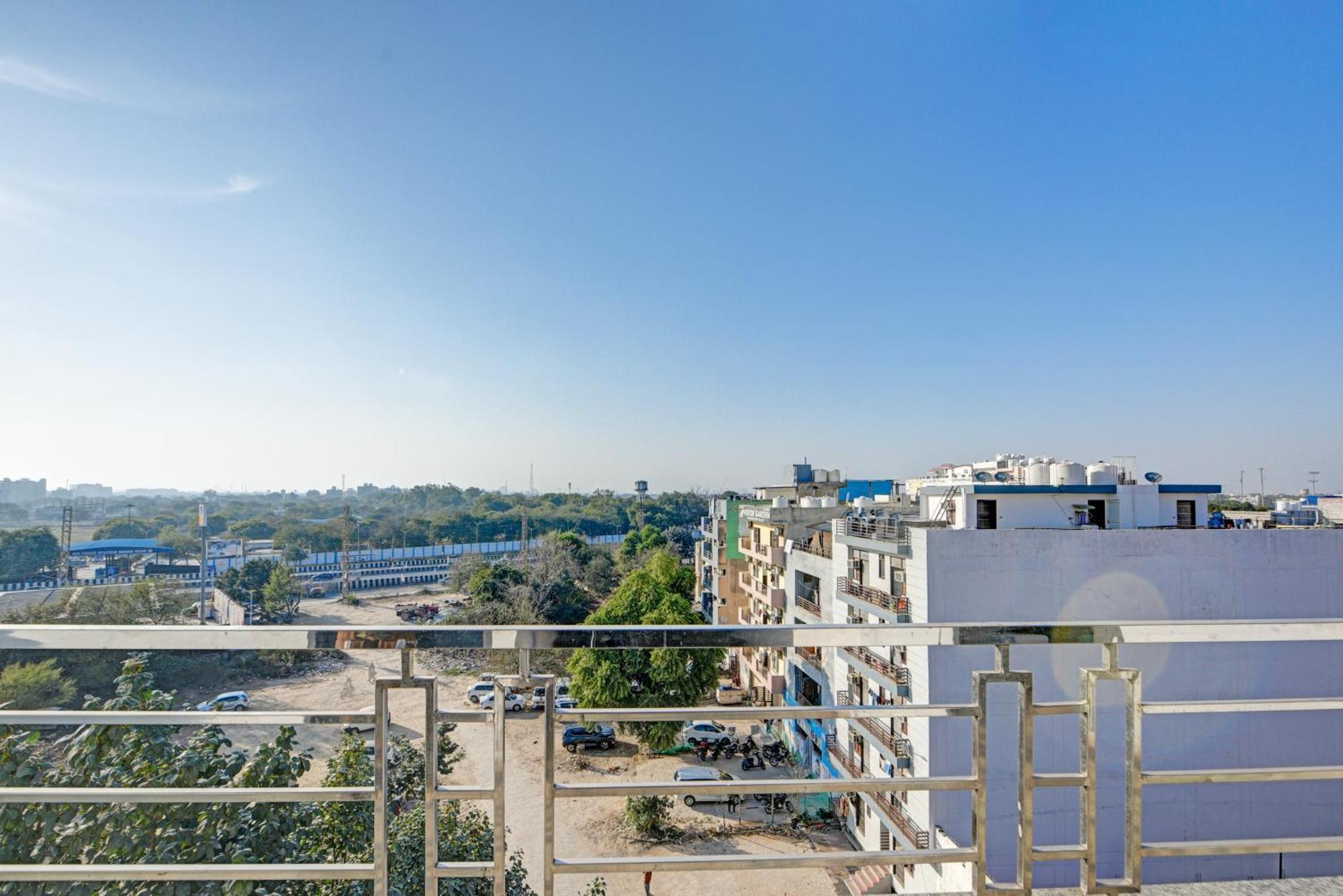 Royal Spark Inn1 - Medicity Gurugram, Near Medanta Hospital Gurgaon Buitenkant foto