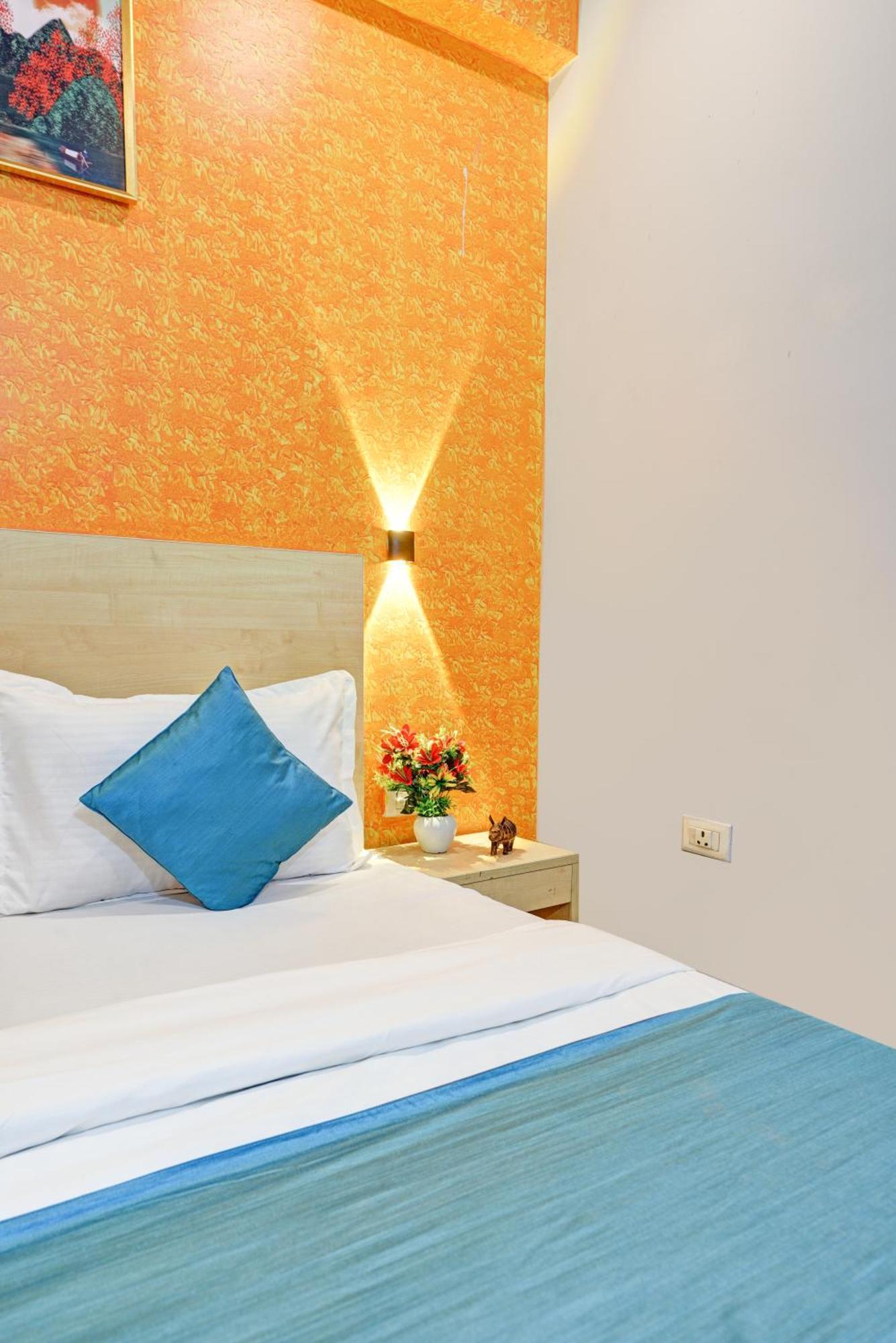 Royal Spark Inn1 - Medicity Gurugram, Near Medanta Hospital Gurgaon Buitenkant foto